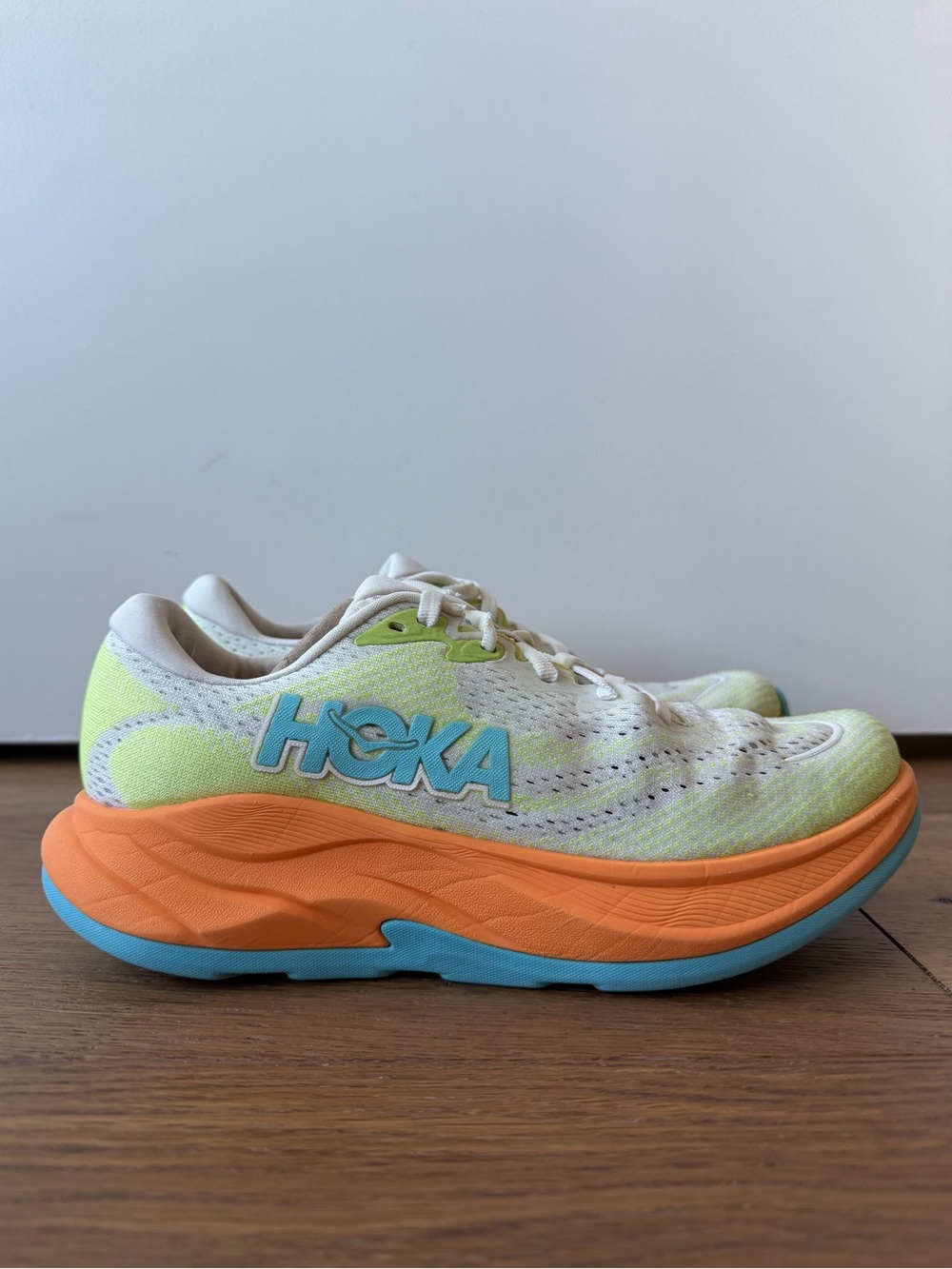 Hoka Rincon 4 Women’s Size 6.5 B Running Shoes